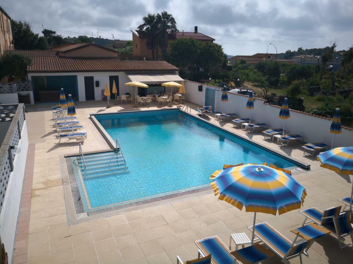 Le Palme Holidays Aparthotel Palmadula Exterior foto
